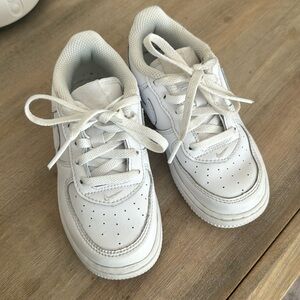 Kids white Air Force ones size 9